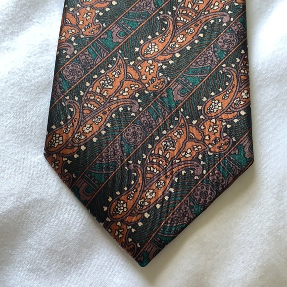 100% Silk Orange Paisley Tie by Louis Founttain - Picture 3 of 5